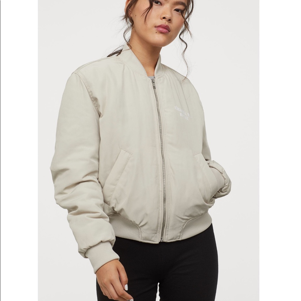 H&M Ariana Grande Beige Printed Bombor Jacket - Picture 4 of 8